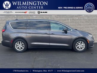 Used 2023 Chrysler Pacifica Touring-L video 1