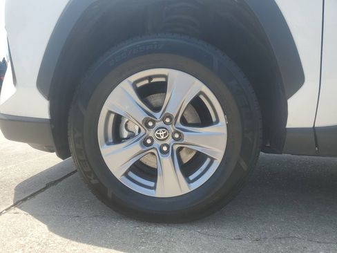 Used 2025 Toyota RAV4 XLE FWD image 7