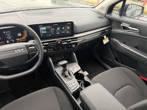 New 2026 Kia Sportage LX FWD image 17