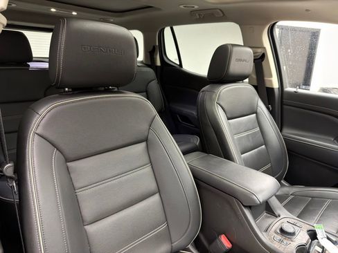 Used 2023 GMC Acadia Denali w/ Denali Technology Package image 4