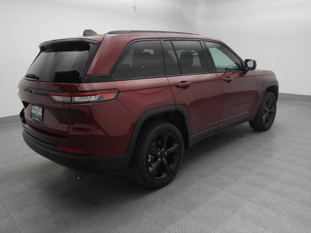 Used 2023 Jeep Grand Cherokee Altitude AWD/4WD image 10
