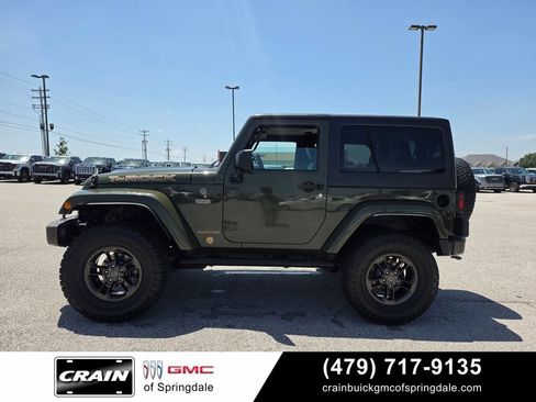 Used 2016 Jeep Wrangler Sahara AWD/4WD image 4