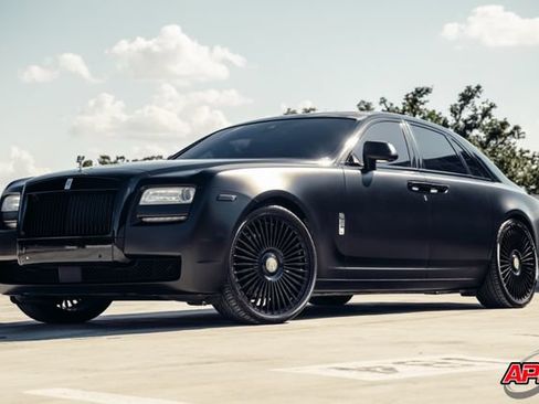 Used 2014 Rolls-Royce Ghost RWD image 37