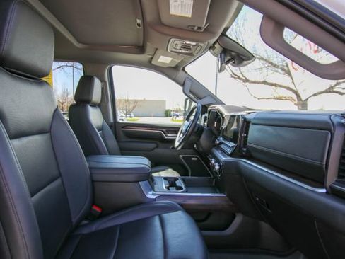 Used 2025 GMC Sierra 3500 SLT w/ SLT Premium Package AWD/4WD image 37