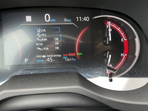 Used 2025 Toyota RAV4 XLE image 40