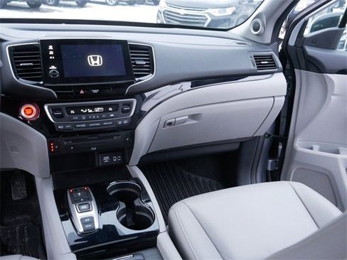 Used 2019 Honda Pilot Touring image 24