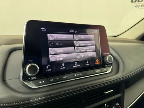 Used 2023 Nissan Rogue S FWD image 27