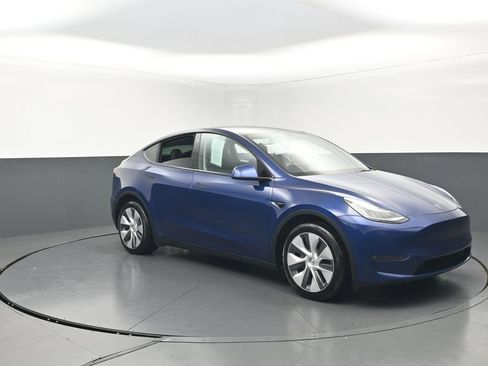Used 2021 Tesla Model Y Long Range AWD/4WD image 38