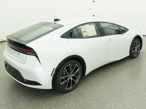 New 2026 Toyota Prius XLE FWD image 9