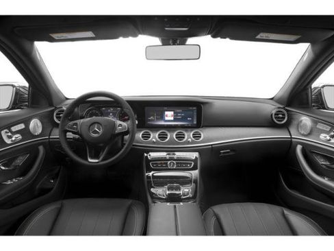 Used 2017 Mercedes-Benz E 400 4MATIC Wagon image 11