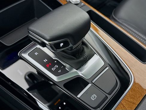 Certified 2023 Audi Q5 2.0T Premium image 18