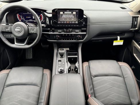 New 2025 Nissan Pathfinder Platinum w/ Cargo Package image 25