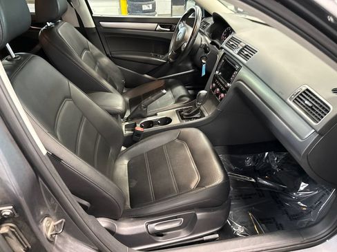 Used 2014 Volkswagen Passat 1.8T SE FWD image 14