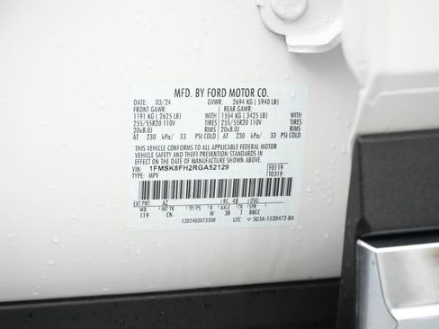 Certified 2024 Ford Explorer Limited w/ Equipment Group 301A AWD/4WD image 27