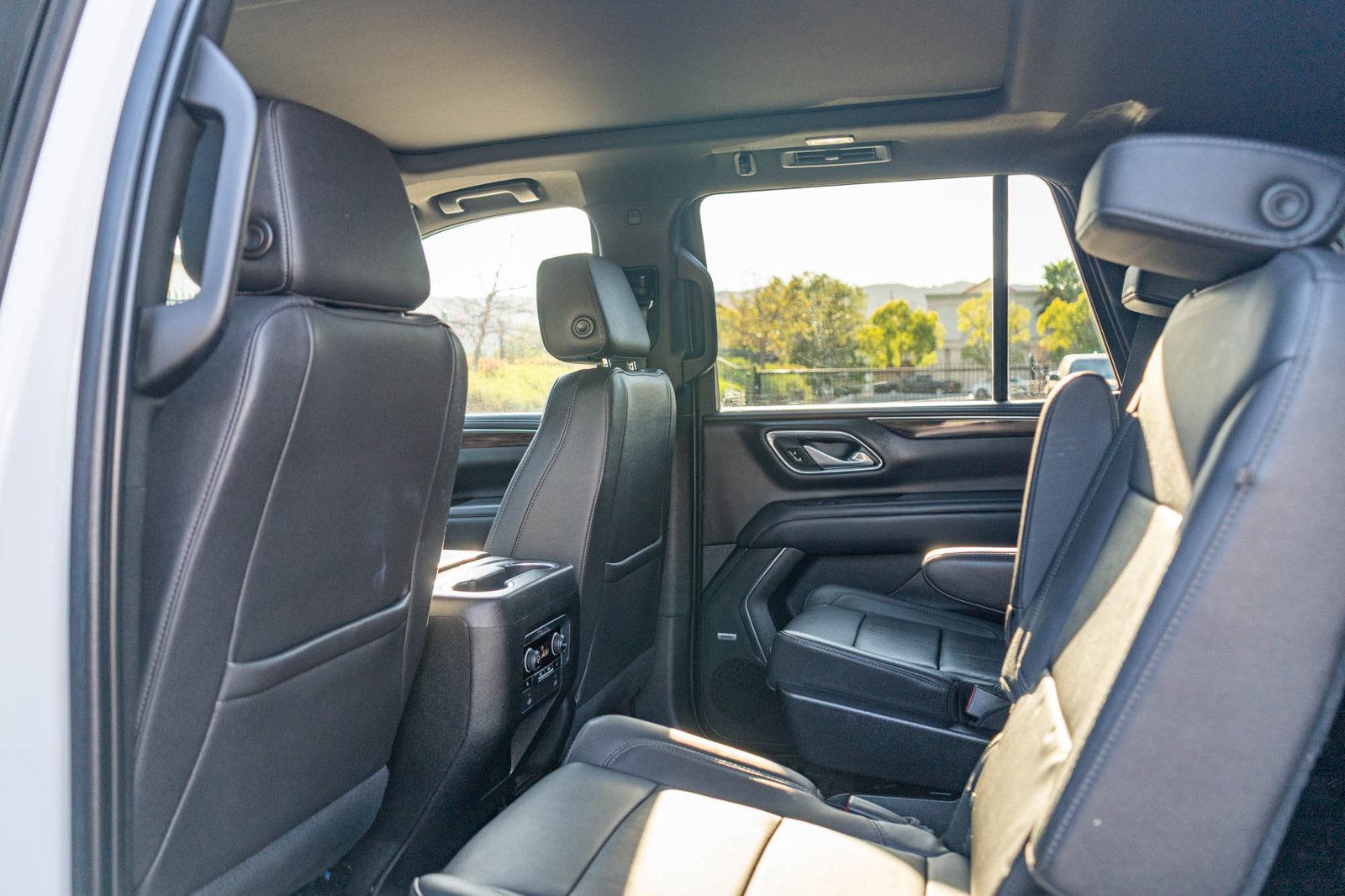 Used 2022 Chevrolet Tahoe LT w/ LT Signature Package RWD image 16