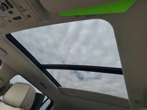 Used 2023 GMC Yukon XL Denali image 30