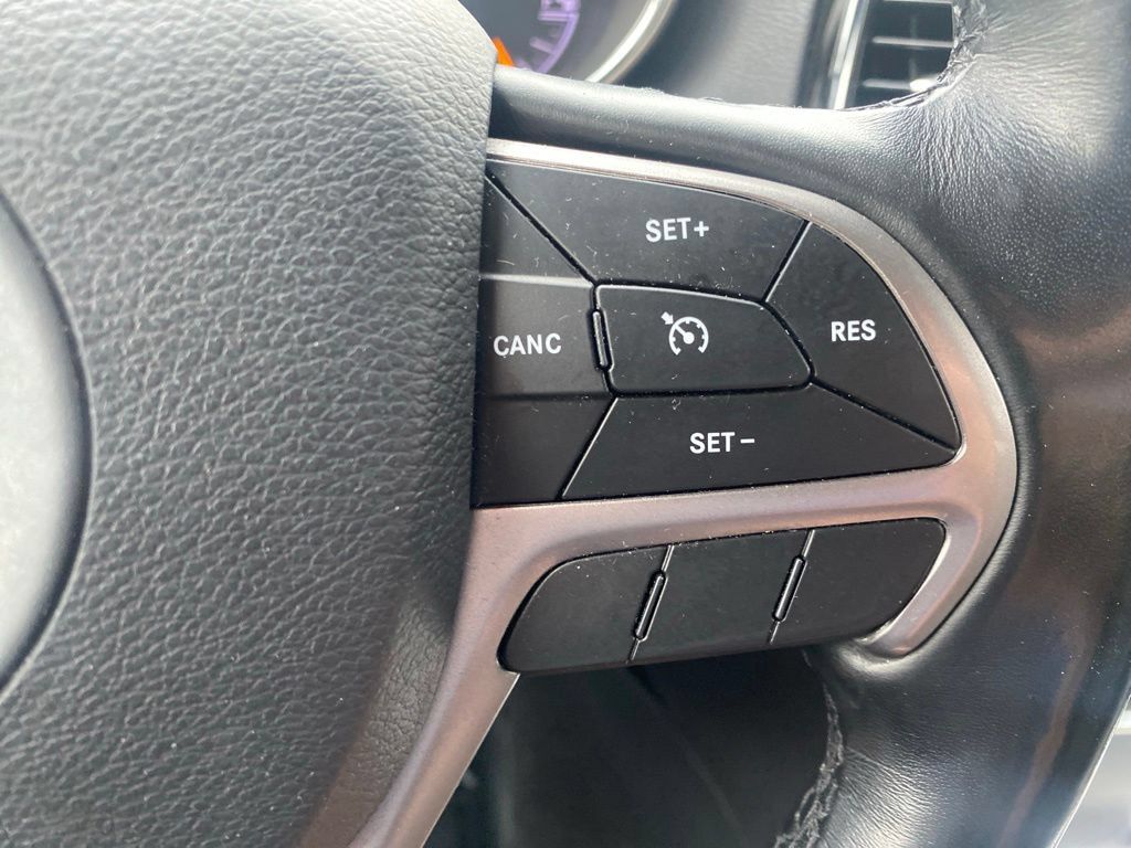 Used 2020 Jeep Grand Cherokee Limited w/ Luxury Group II RWD image 27
