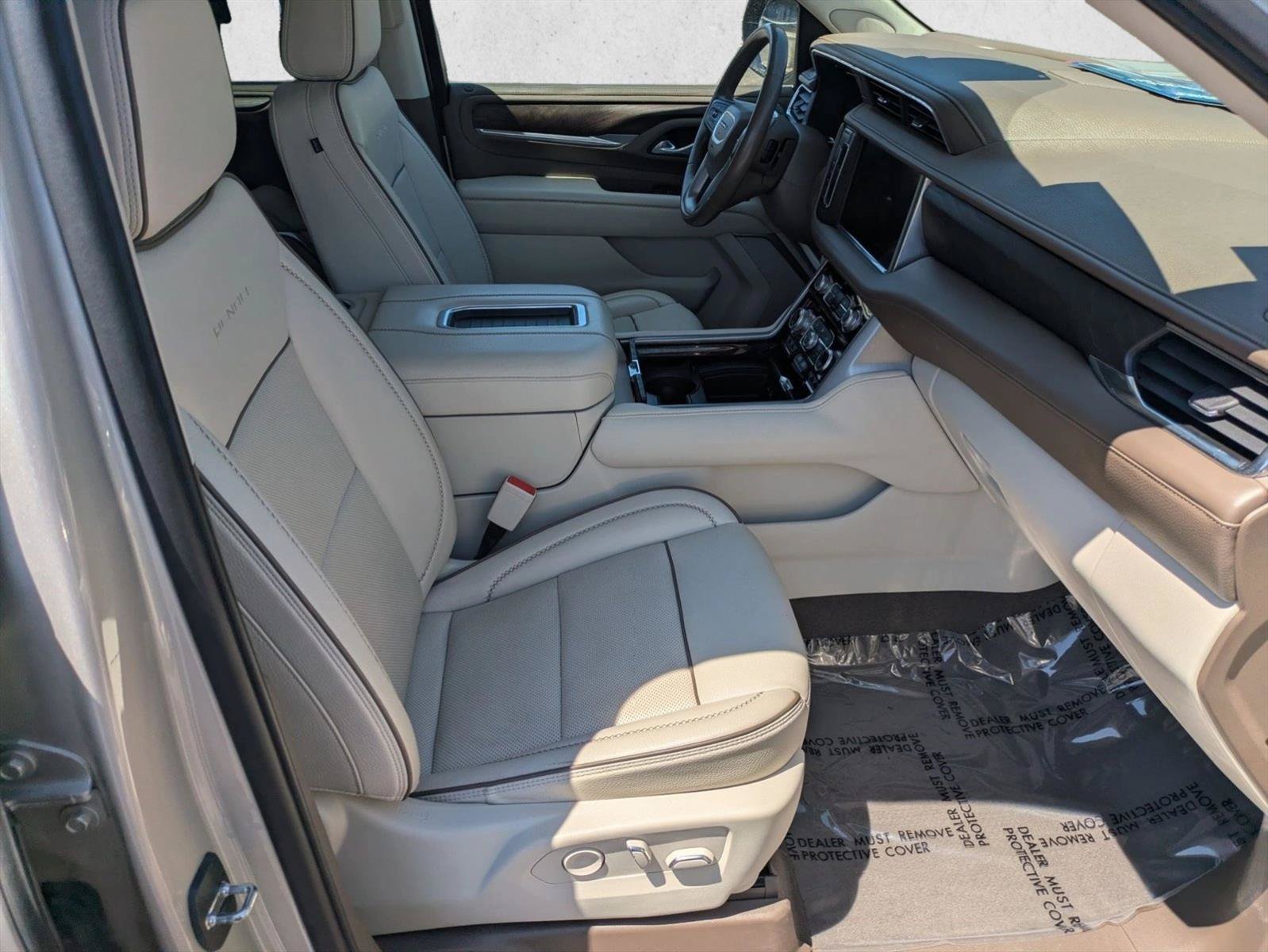 Used 2023 GMC Yukon XL Denali AWD/4WD image 21