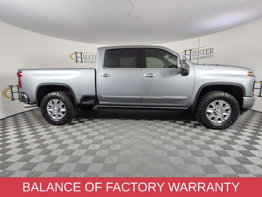 Used 2024 Chevrolet Silverado 2500 High Country w/ High Country Premium Package AWD/4WD image 3