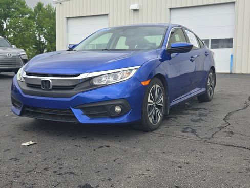 Certified 2018 Honda Civic EX-L image 3