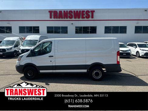 Used 2017 Ford Transit 250 130 Low Roof RWD image 2