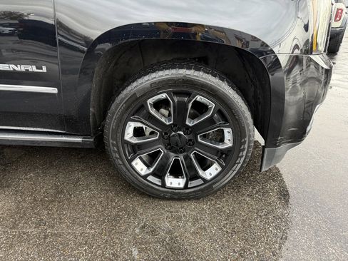 Used 2019 GMC Yukon XL Denali w/ Denali Ultimate Package image 38