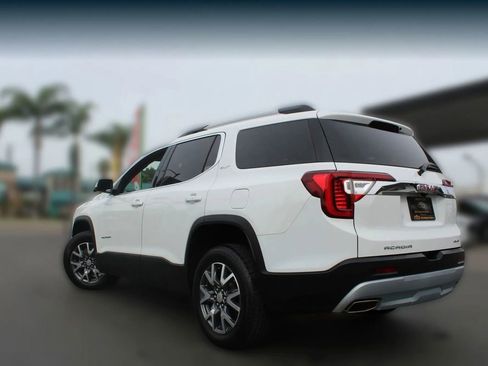 Used 2023 GMC Acadia SLT image 3
