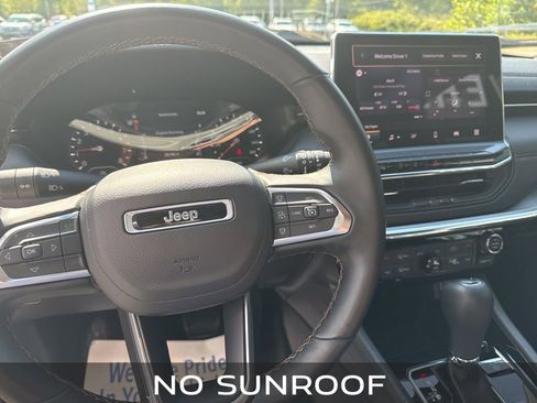 Used 2022 Jeep Compass Limited image 2