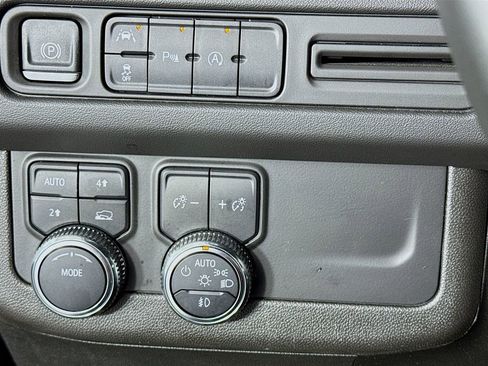 Used 2024 GMC Yukon SLE image 14