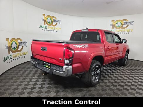 Used 2019 Toyota Tacoma TRD Sport w/ Technology Package image 9