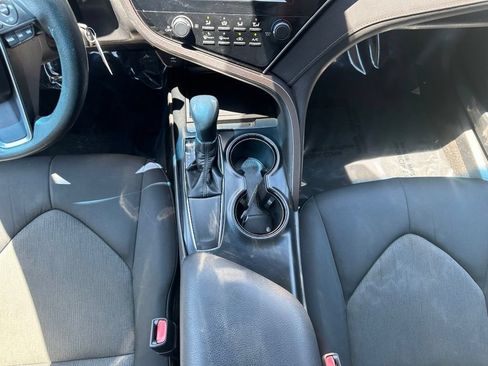 Used 2018 Toyota Camry LE FWD image 24