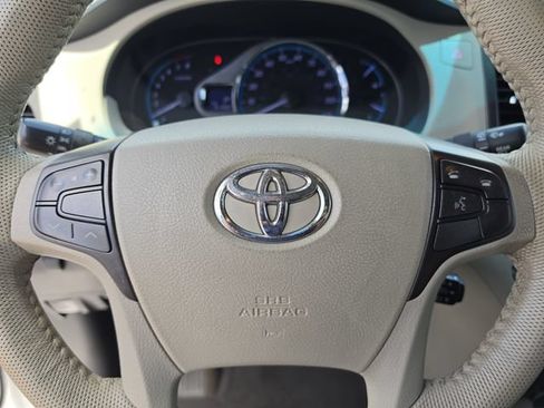 Used 2011 Toyota Sienna XLE w/ XLE Navigation Pkg FWD image 42