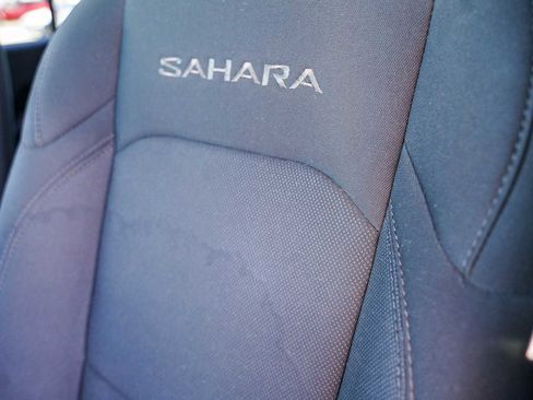 Used 2022 Jeep Wrangler Unlimited Sahara image 22