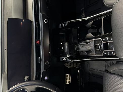 Used 2024 Kia Sorento SX Prestige image 19