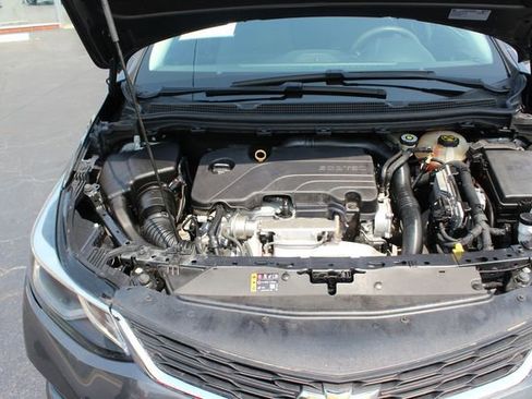 Used 2018 Chevrolet Cruze LT w/ Convenience Package image 24