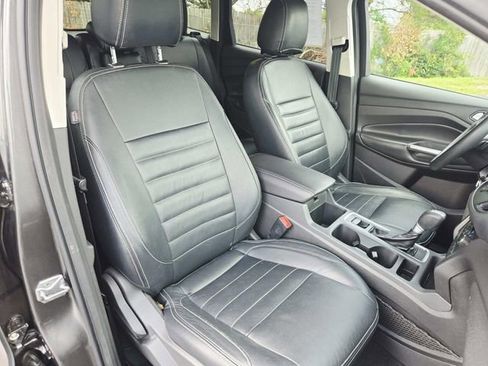 Used 2017 Ford Escape SE FWD image 13