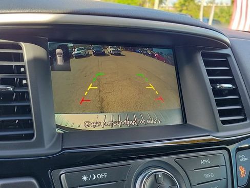 Used 2020 Nissan Pathfinder SV image 30