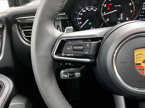 Used 2026 Porsche Macan AWD/4WD image 21
