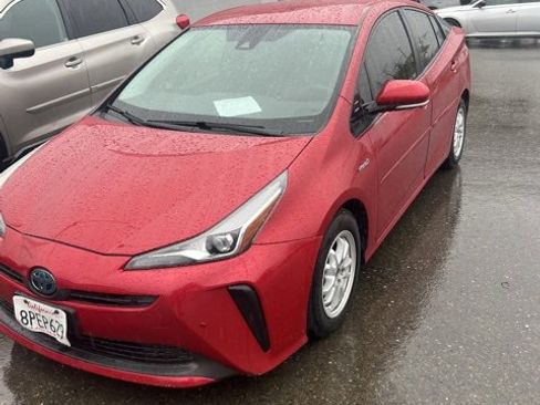 Used 2019 Toyota Prius L Eco image 2