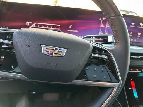 Used 2025 Cadillac Escalade Premium Luxury image 43