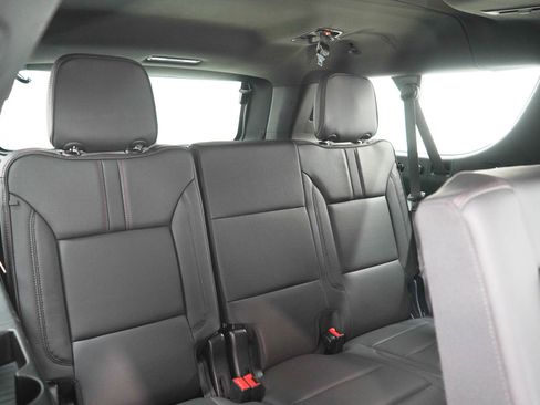 Used 2023 Chevrolet Suburban RST w/ Luxury Package AWD/4WD image 13
