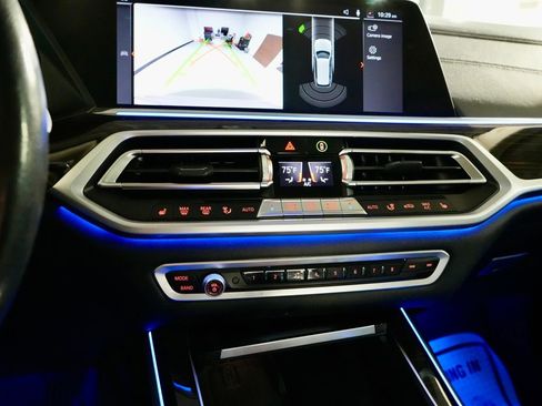 Used 2020 BMW X7 xDrive40i w/ Premium Package image 21