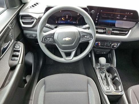 Used 2024 Chevrolet TrailBlazer LT AWD/4WD image 11