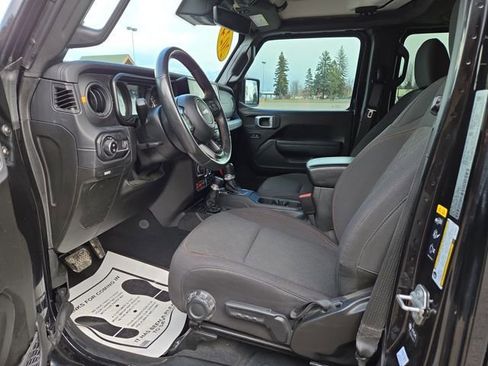 Used 2024 Jeep Gladiator Mojave w/ Technology Group image 3