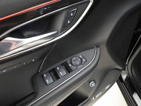 Certified 2025 Buick Envision Preferred image 9