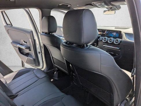 Used 2022 Mercedes-Benz GLA 250 4MATIC w/ Premium Package Lite image 21