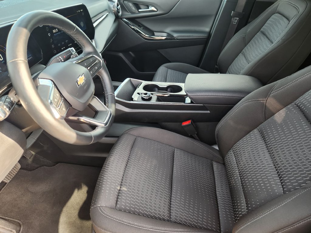 Used 2026 Chevrolet Equinox LT AWD/4WD image 13