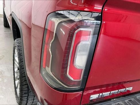 Used 2018 GMC Sierra 1500 Denali w/ Denali Ultimate Package AWD/4WD image 27