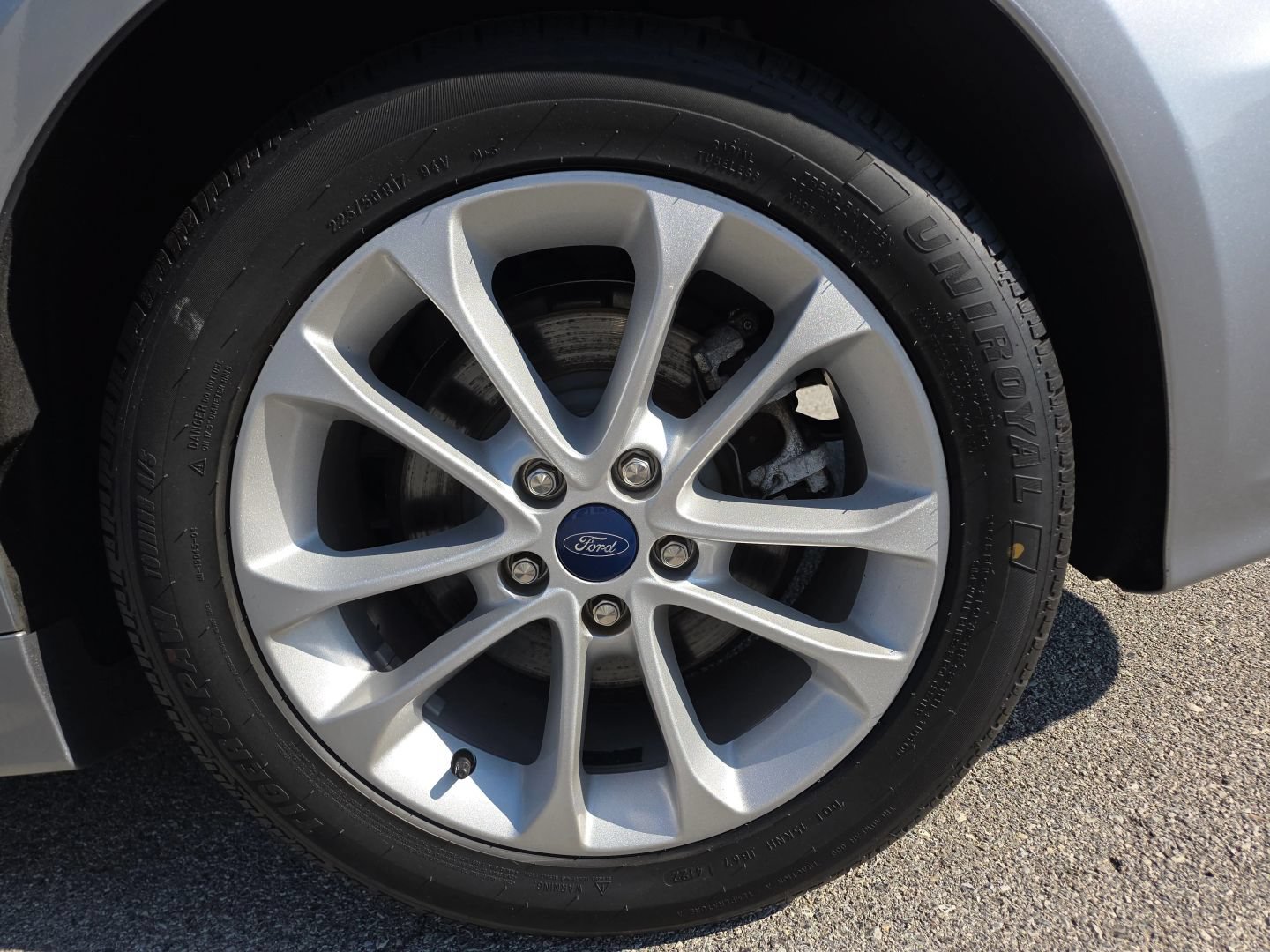 Used 2020 Ford Fusion SE FWD image 33