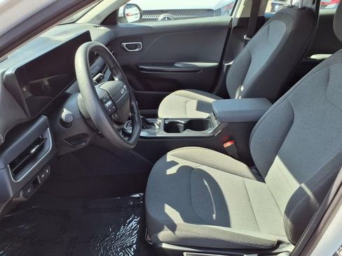 Used 2025 Kia K4 FWD image 13
